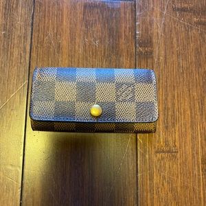 LV Damier 4 keys holder 100% authentic!